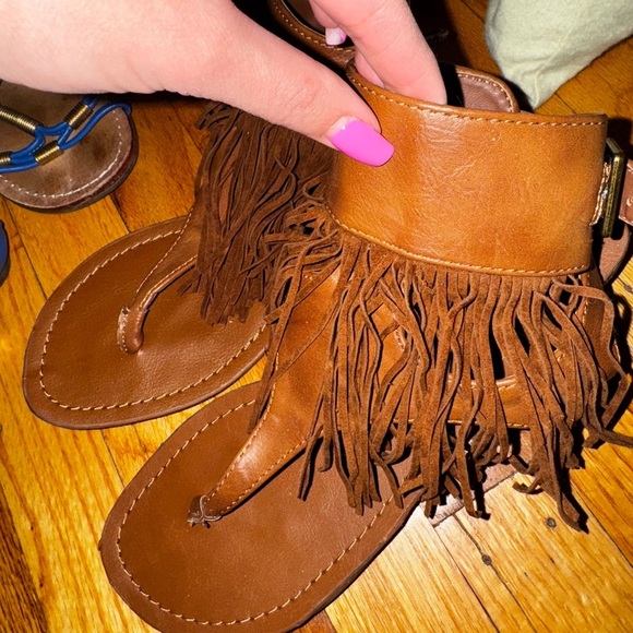 Fringe Brown Leather Sandals - Picture 2 of 3